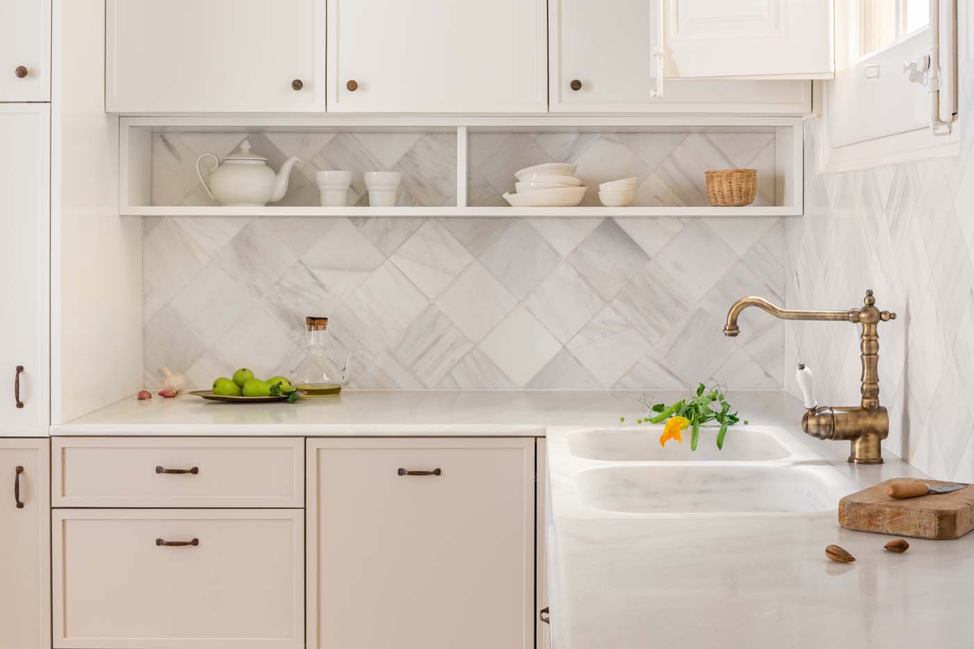 Classic Traditional Kitchen in warm wood tones with granite countertops